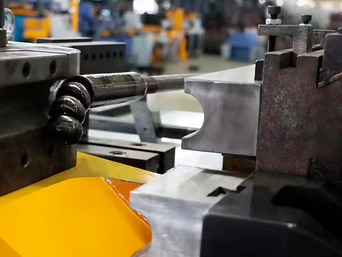Автоматический трубогибочный станок с ЧПУ DW38CNC