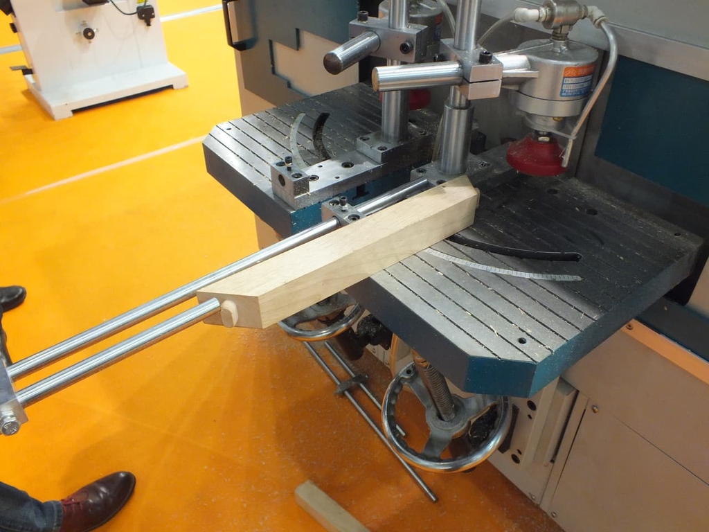 Фрезерный станок с чпу LTT CNC-200