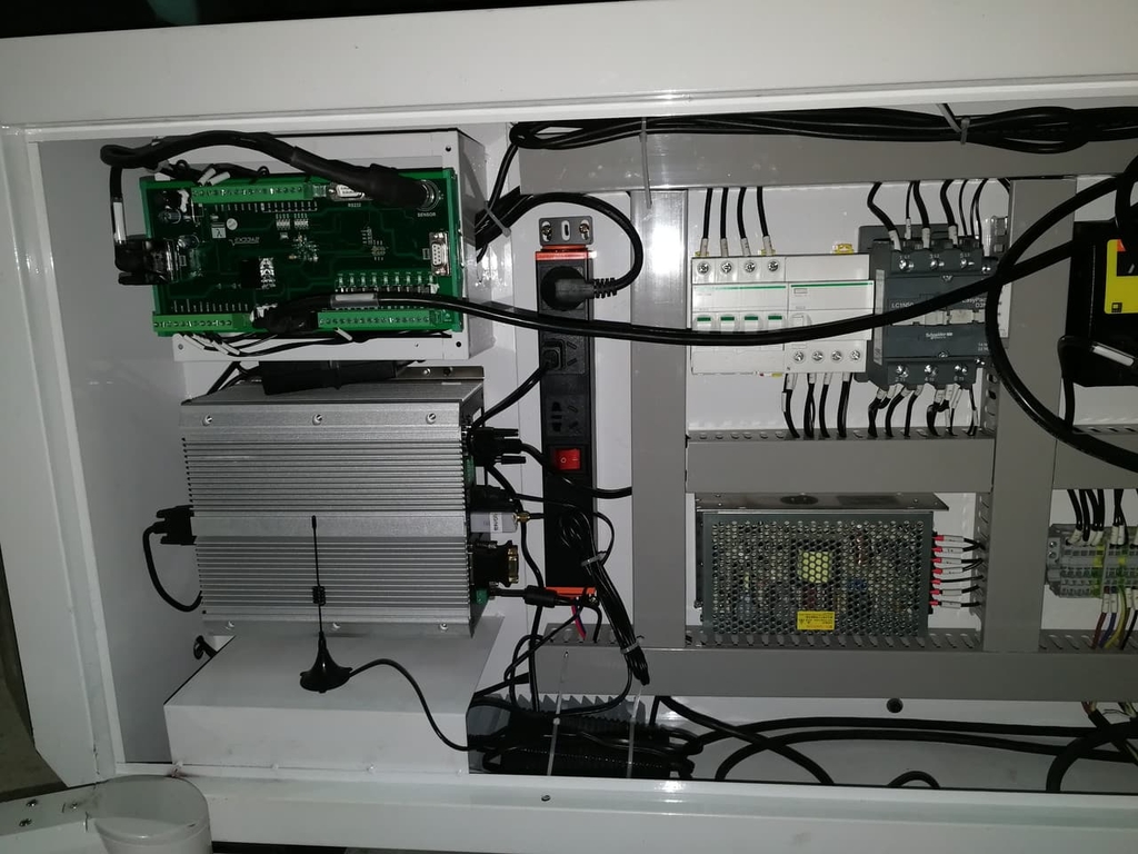Оптоволоконный лазерный станок для резки металла LTT-3015C-1000