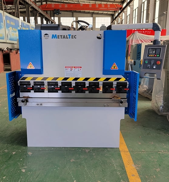 MetalTec HBM 30/1600 (E22) — листогибочный гидравлический пресс metМК 321163