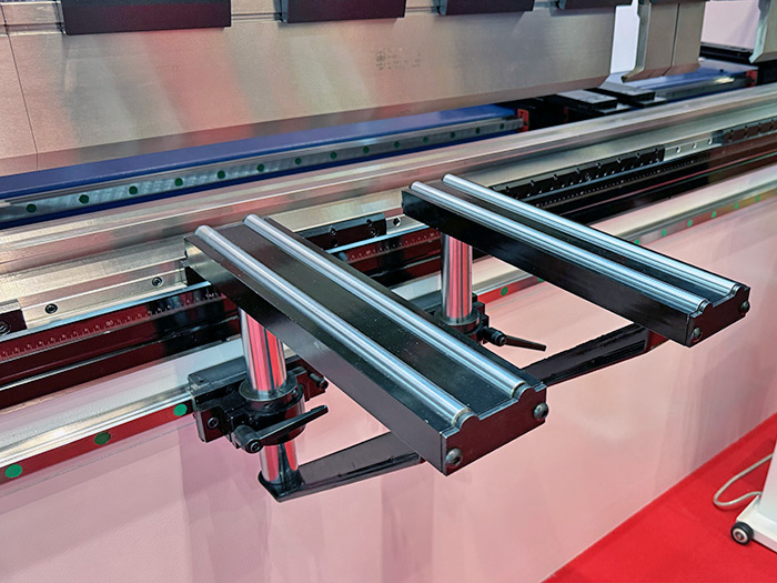 Вертикальный листогибочный пресс CNC-PBA 100х3200 с контроллером ESA630
