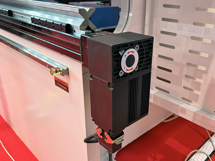 Вертикальный листогибочный пресс CNC-PBA 100х3200 с контроллером ESA630