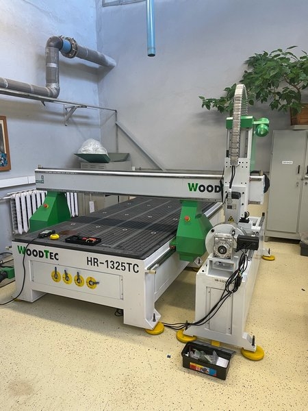 Фрезерно-гравировальный станок с чпу WoodTec HR 1325TC