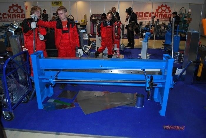 Ножницы гильотинные ручные Q01-1.25x2000
