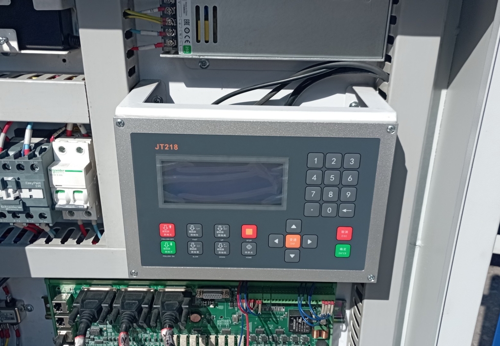 Оптоволоконный лазерный станок для резки металла Ltt 3015B (1500)