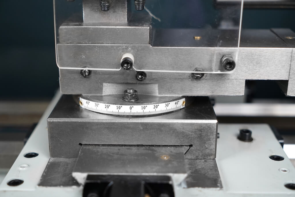 Настольный токарный станок Metal Master MasterTurn 2550GV